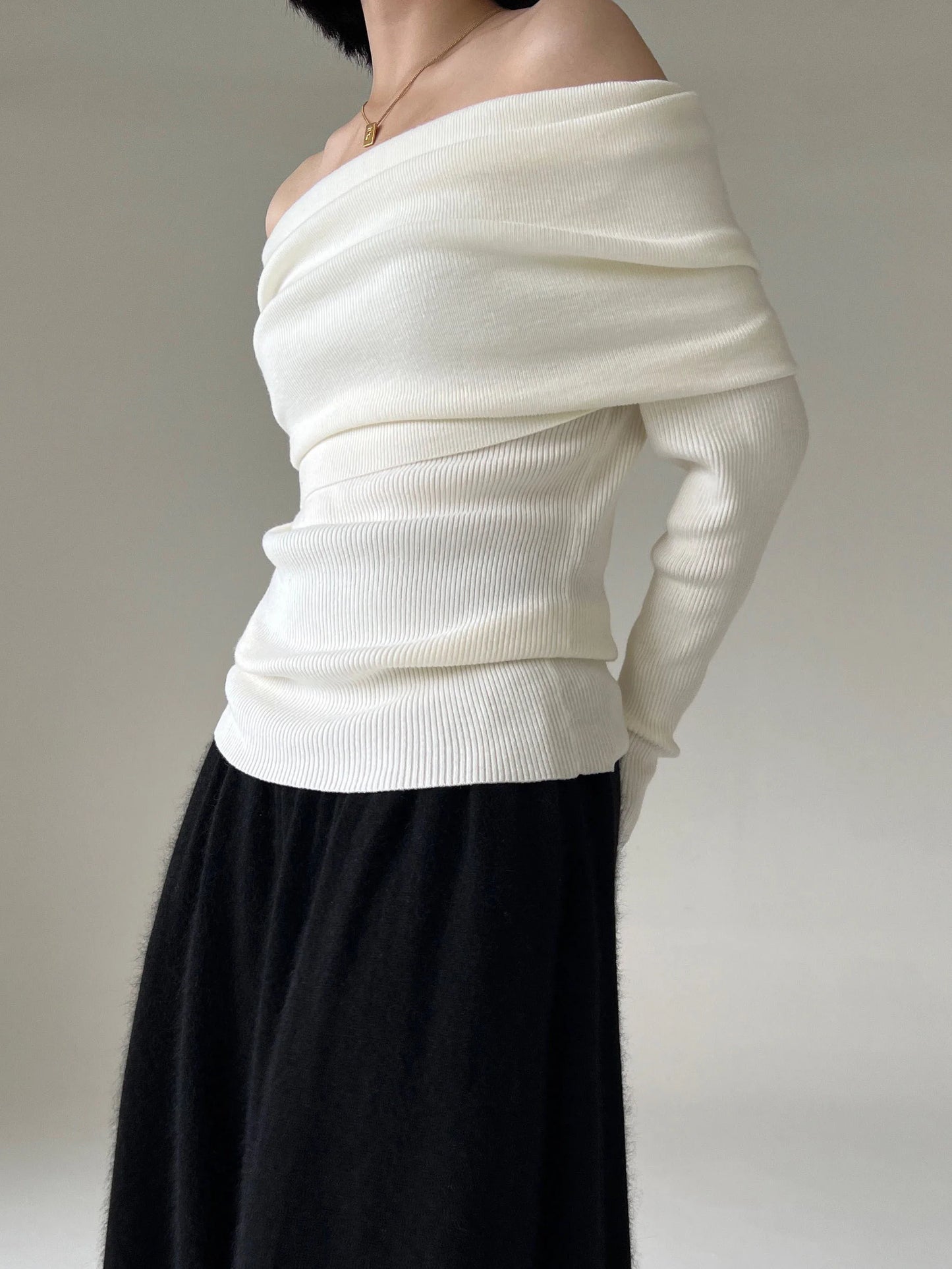 Off Shoulder Elegant Vintage Knitted Sweater 